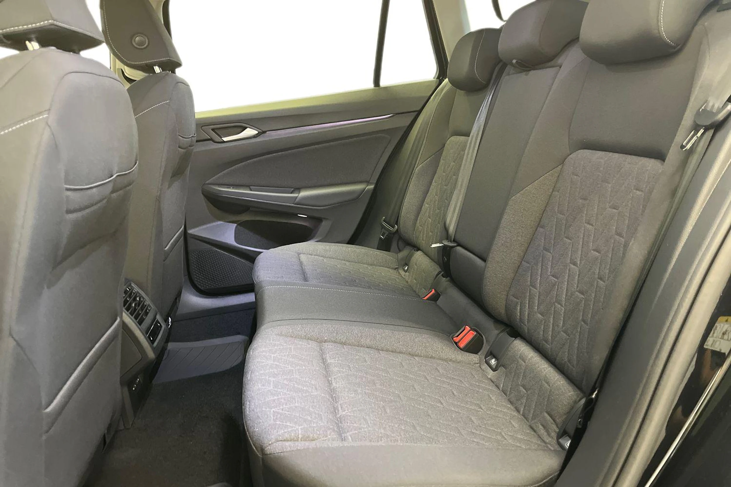 met. musta Volkswagen Golf 2026 kuva 8.