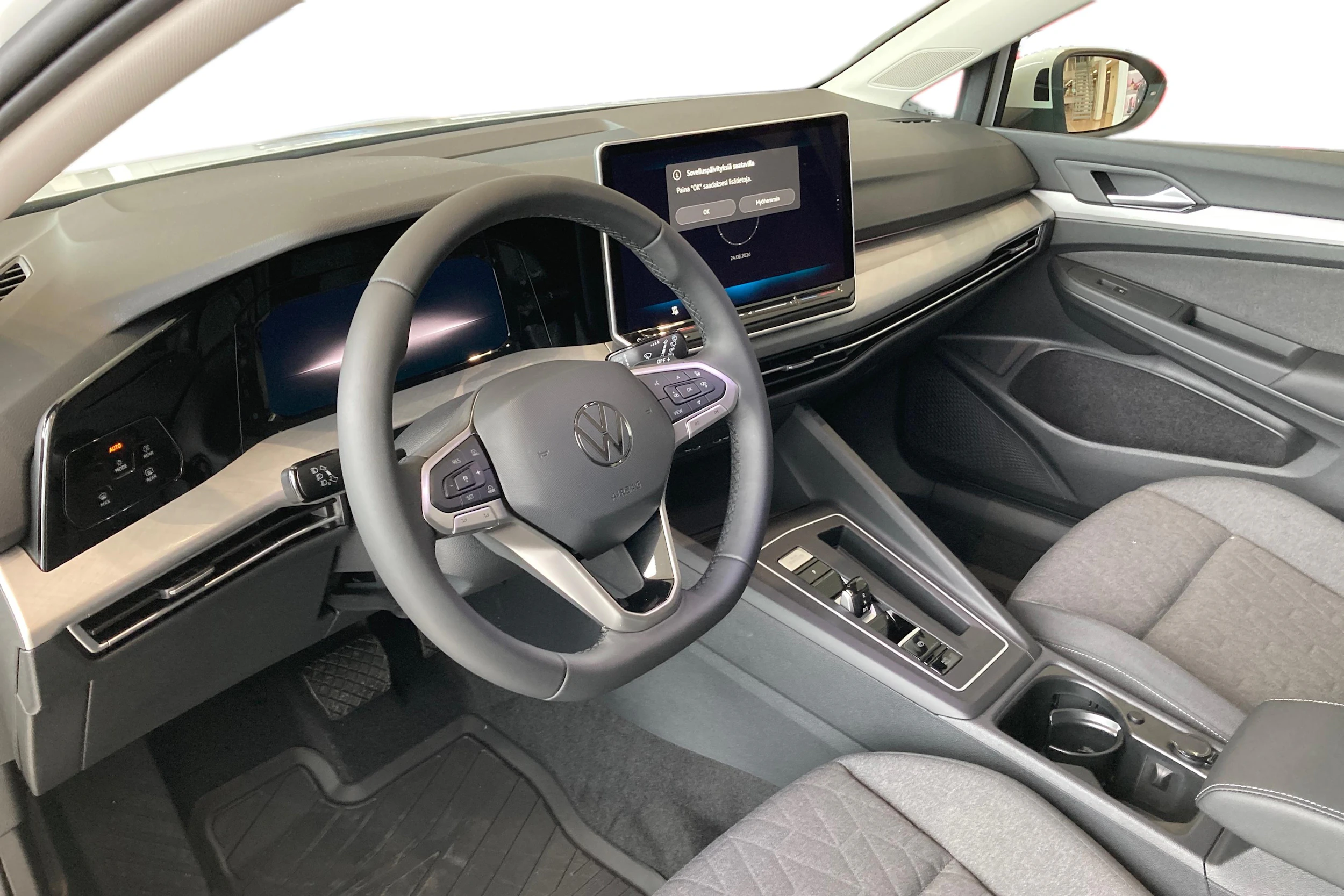 valkoinen Volkswagen Golf 2026 kuva 6.