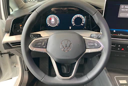 valkoinen Volkswagen Golf 2026 kuva 13.