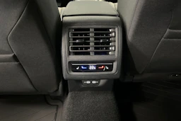 harmaa Volkswagen Golf 2026 kuva 15.
