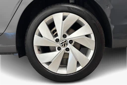 met. harmaa Volkswagen Golf 2026 kuva 9.