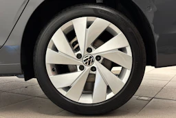 met. harmaa Volkswagen Golf 2026 kuva 10.