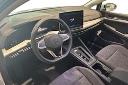 sininen Volkswagen Golf 2026 kuva 6.