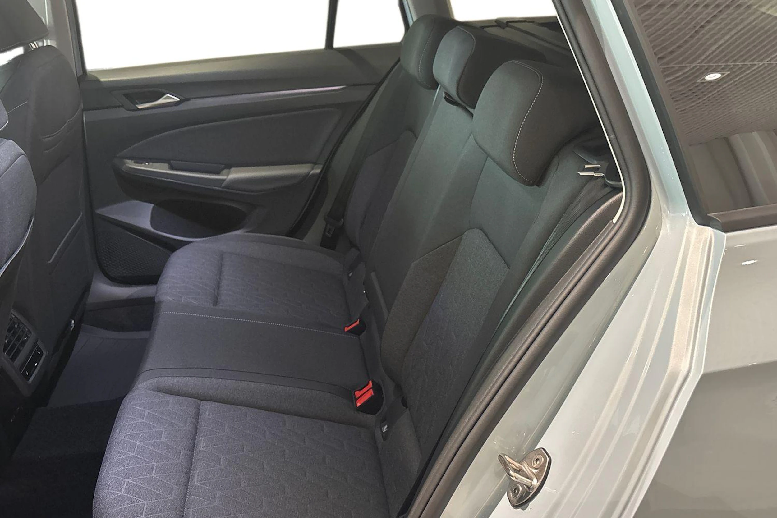 sininen Volkswagen Golf 2026 kuva 8.