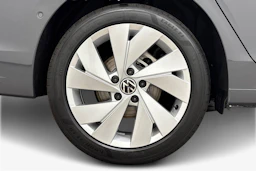 met. harmaa Volkswagen Golf 2026 kuva 9.