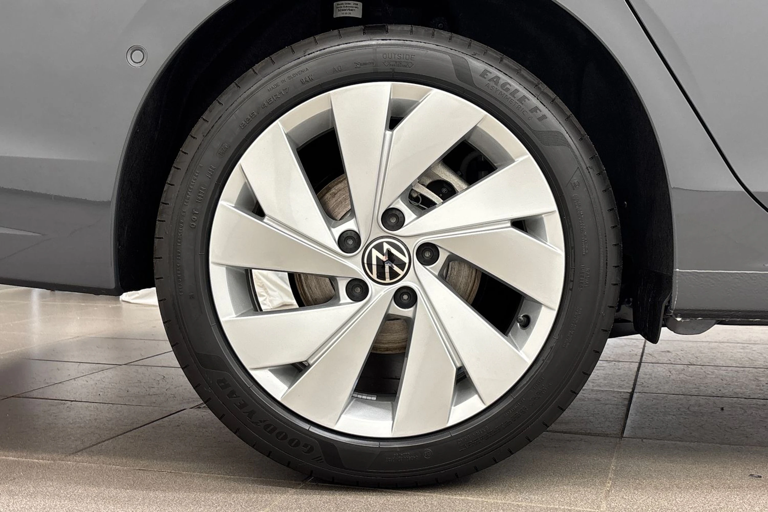 met. harmaa Volkswagen Golf 2026 kuva 10.