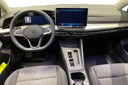 harmaa Volkswagen Golf 2026 kuva 7.