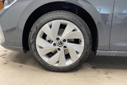 harmaa Volkswagen Golf 2026 kuva 10.
