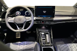 harmaa Volkswagen Golf 2026 kuva 7.