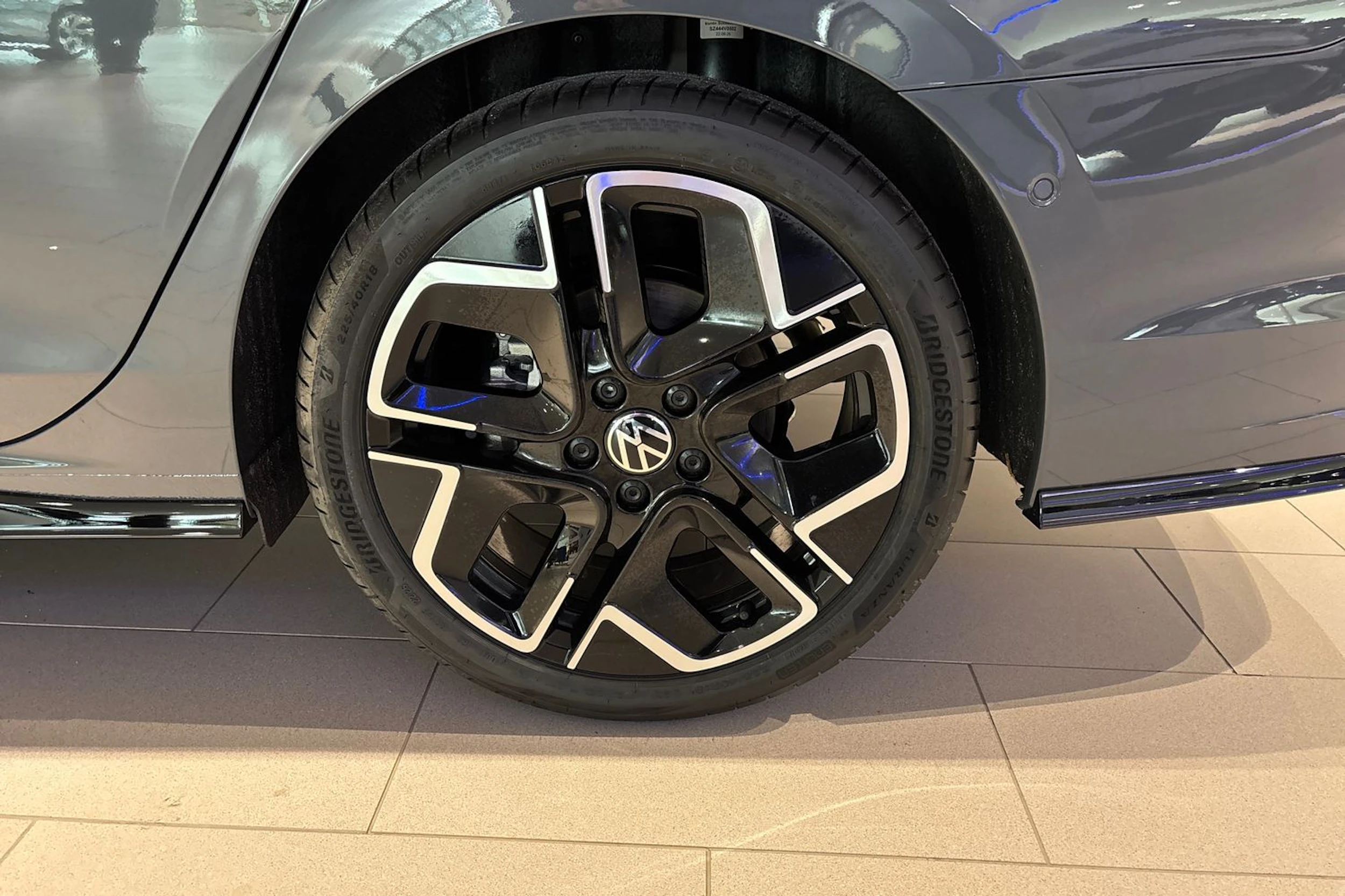 harmaa Volkswagen Golf 2026 kuva 10.
