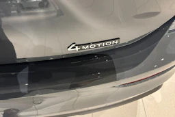 harmaa Volkswagen Golf 2026 kuva 11.