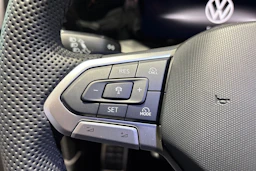 harmaa Volkswagen Golf 2026 kuva 17.