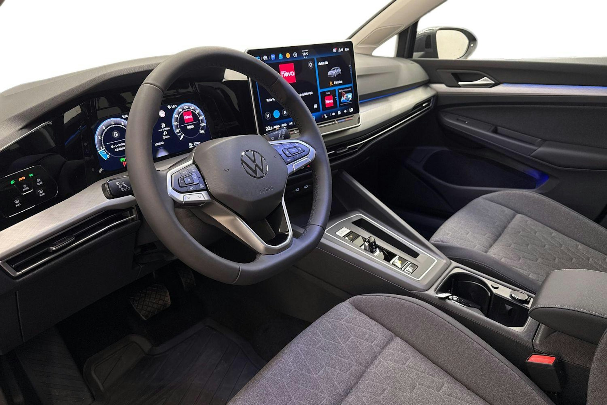 met. harmaa Volkswagen Golf 2026 kuva 6.