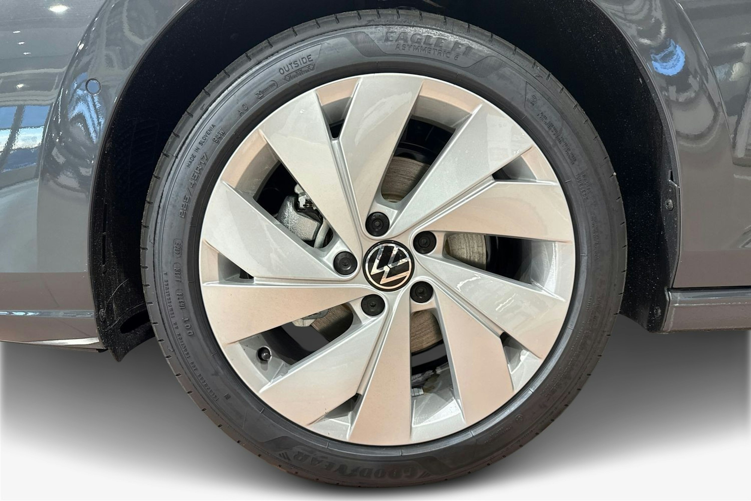 met. harmaa Volkswagen Golf 2026 kuva 9.