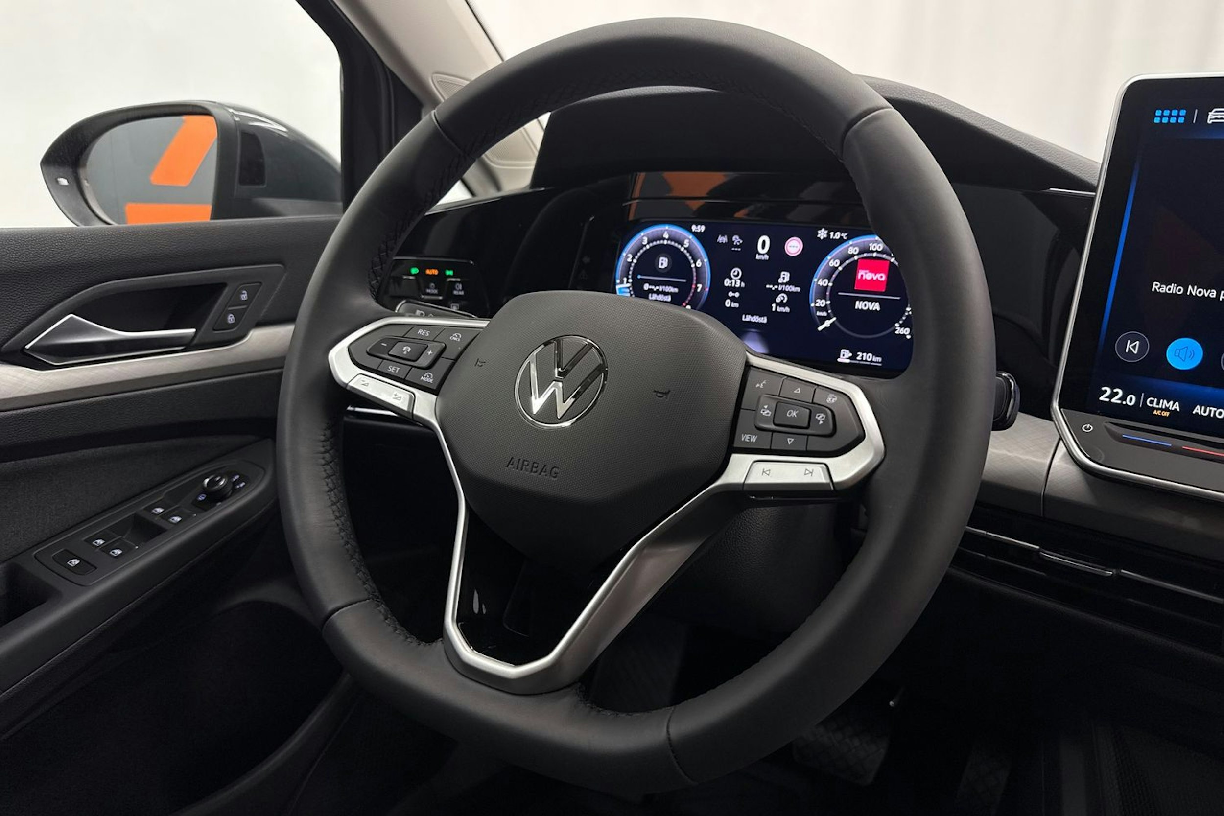 met. harmaa Volkswagen Golf 2026 kuva 13.