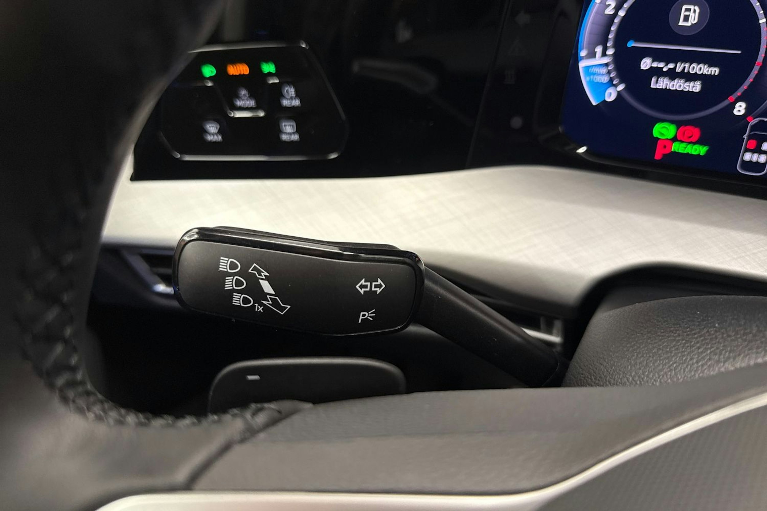 met. harmaa Volkswagen Golf 2026 kuva 15.