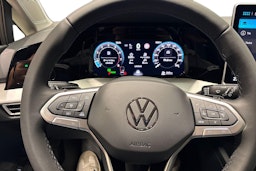 musta Volkswagen Golf 2026 kuva 7.