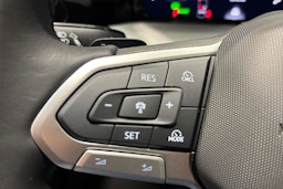 musta Volkswagen Golf 2026 kuva 13.