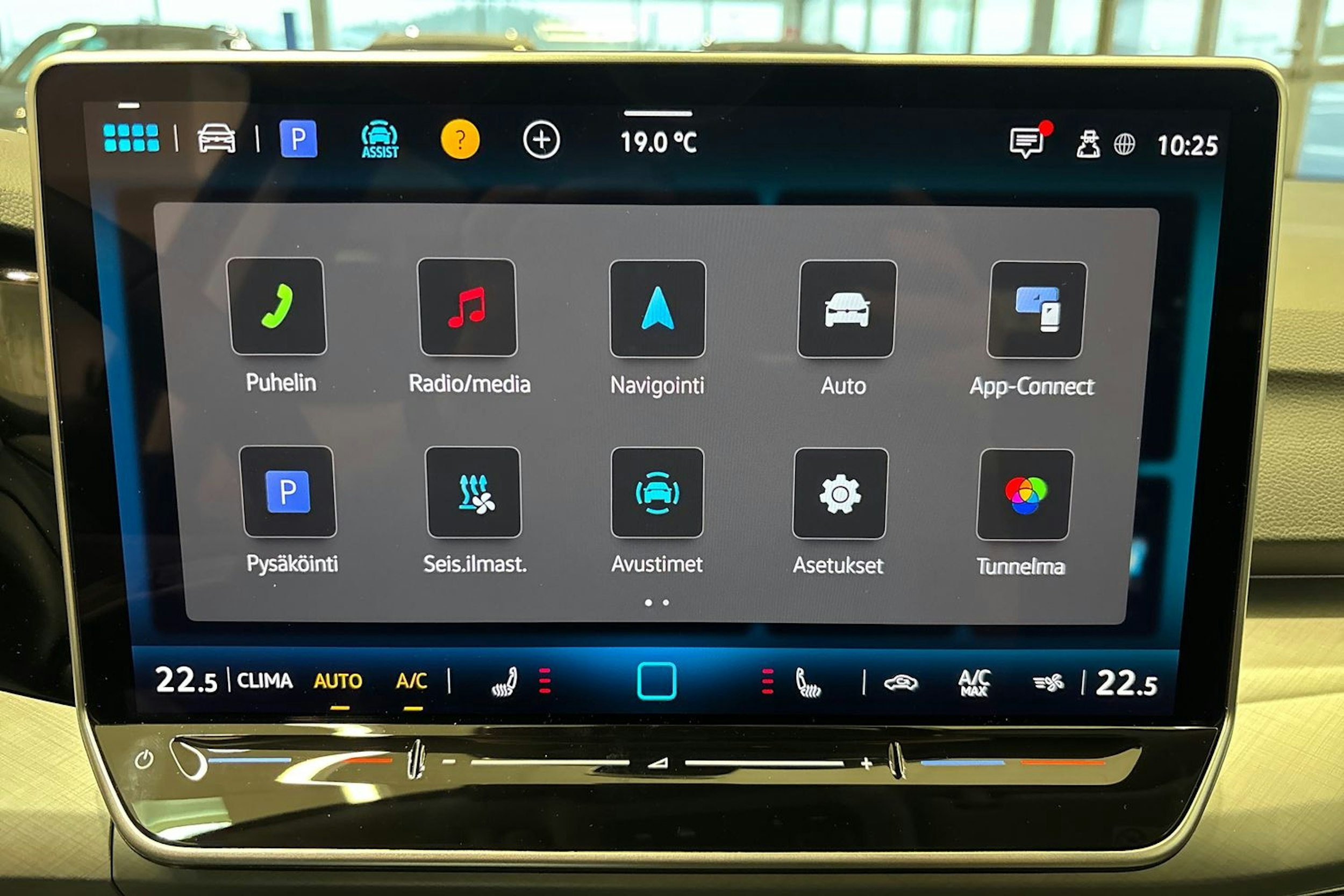 musta Volkswagen Golf 2026 kuva 16.