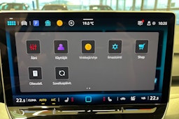 musta Volkswagen Golf 2026 kuva 17.