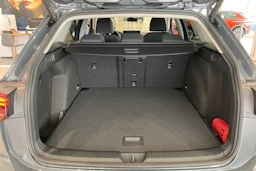 harmaa Volkswagen Golf 2026 kuva 19.