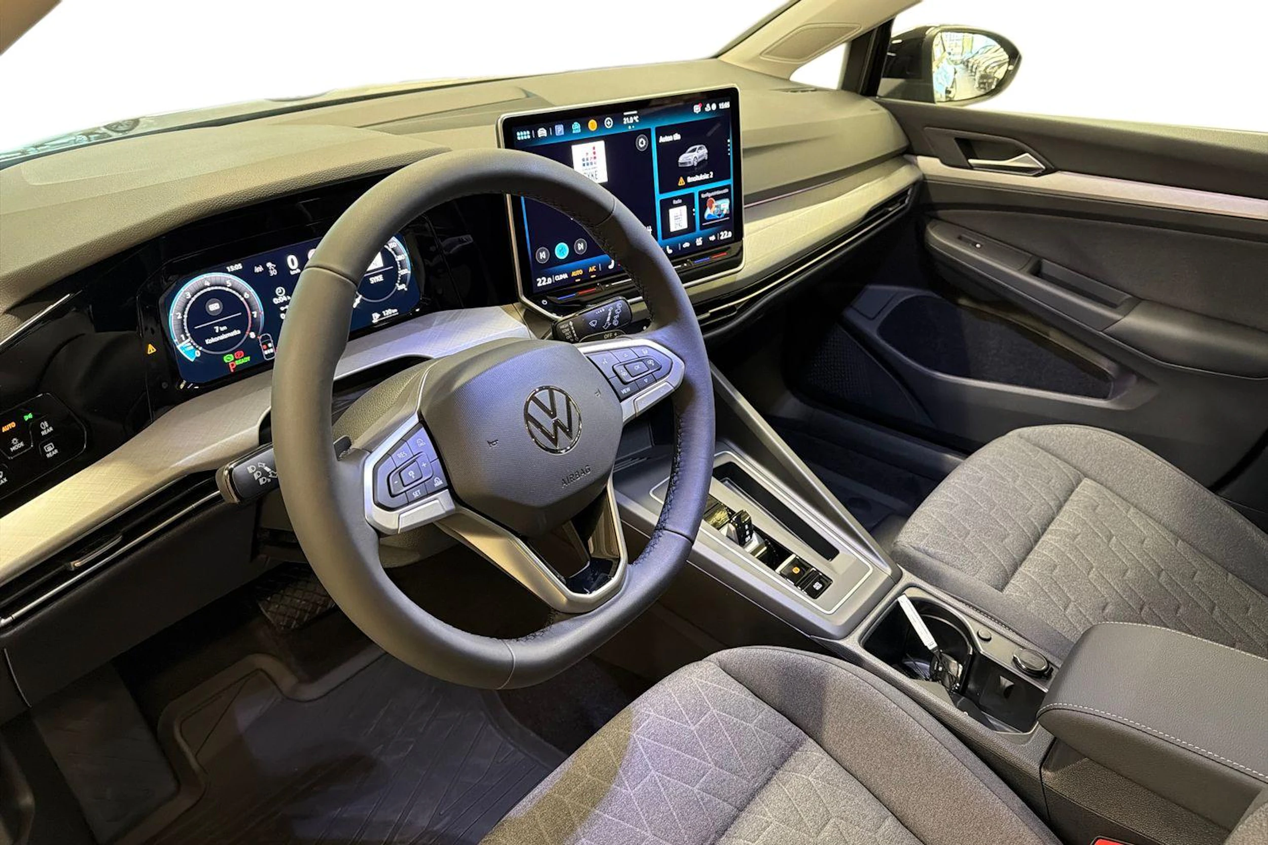 musta Volkswagen Golf 2026 kuva 6.