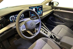 musta Volkswagen Golf 2026 kuva 6.