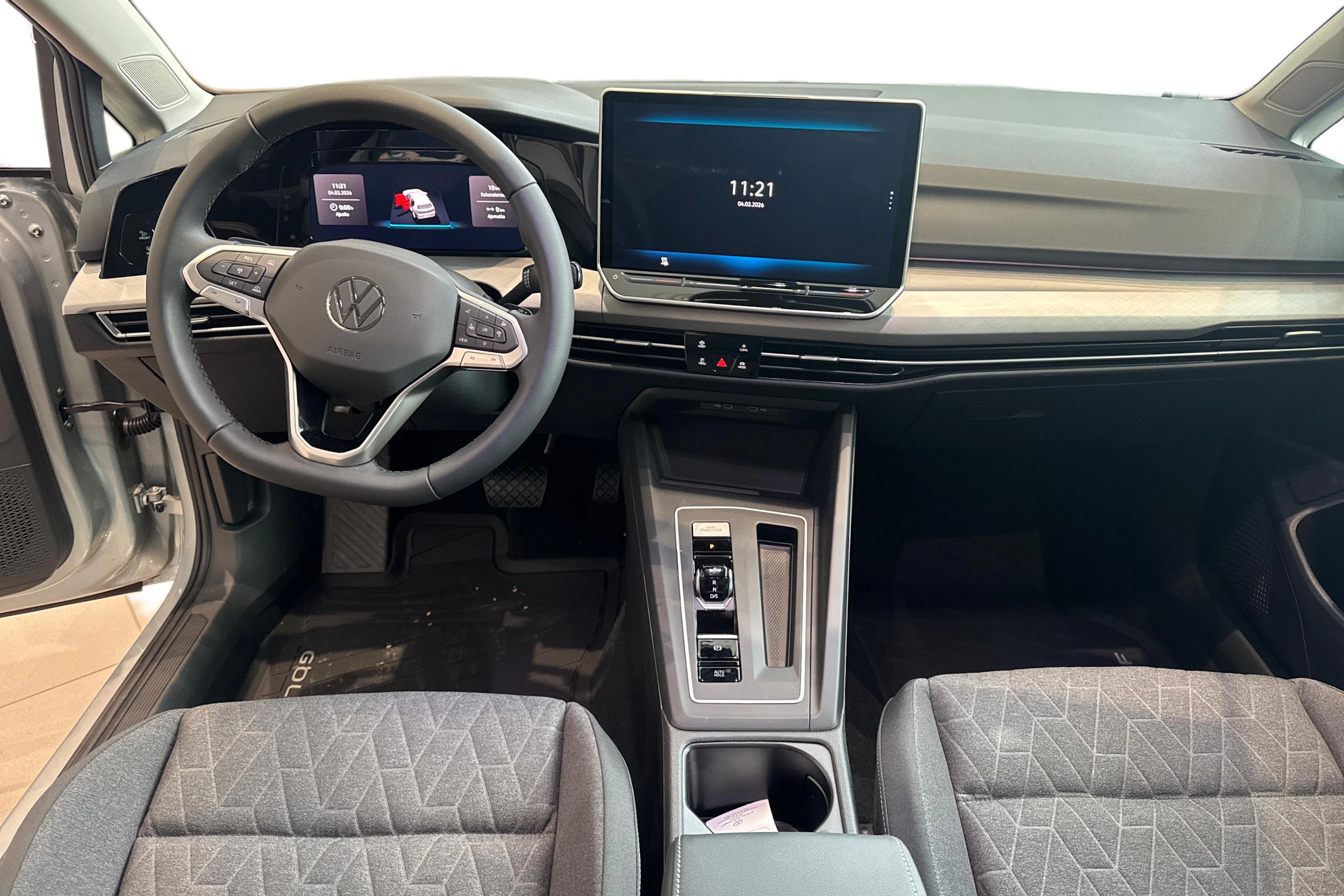 met. harmaa Volkswagen Golf 2026 kuva 7.