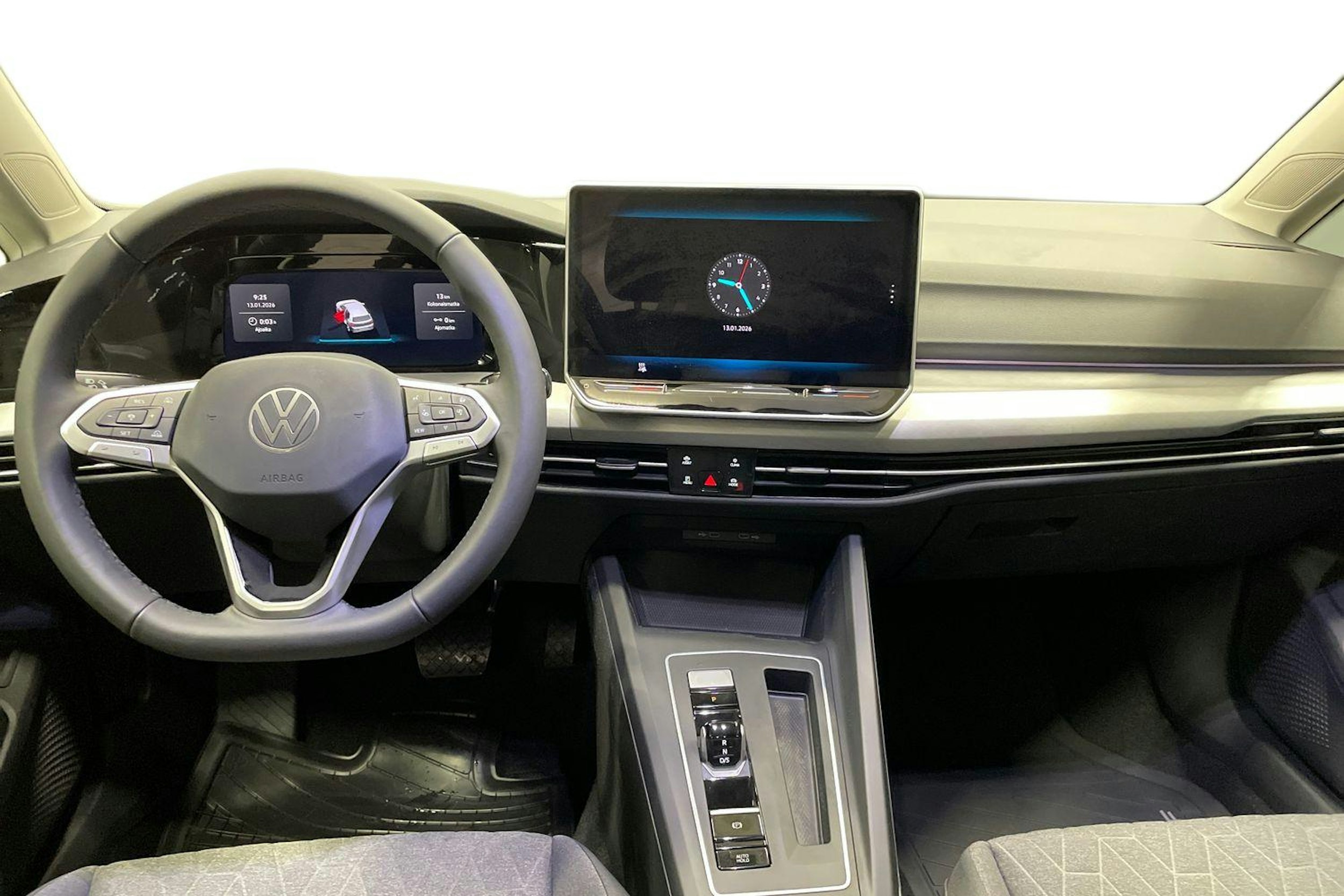 musta Volkswagen Golf 2026 kuva 7.