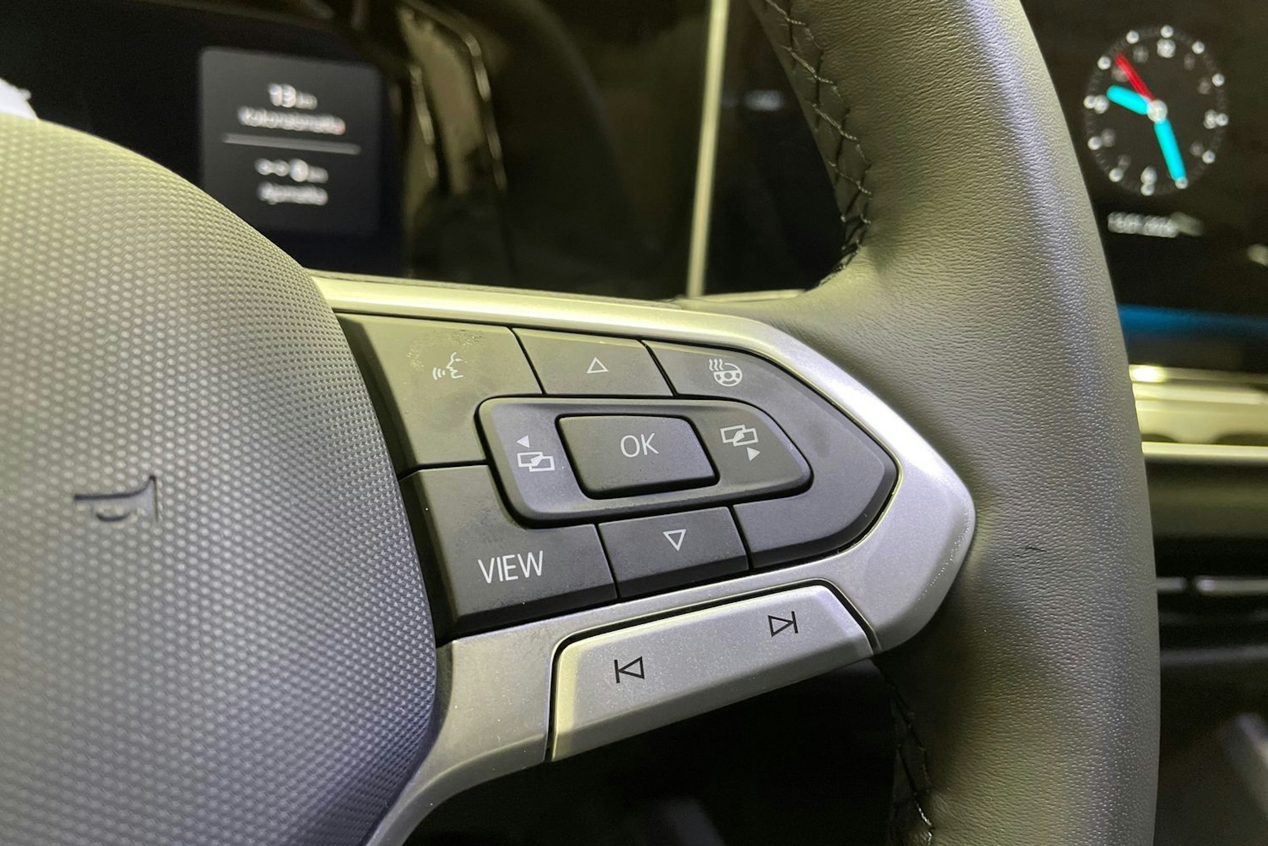 musta Volkswagen Golf 2026 kuva 13.