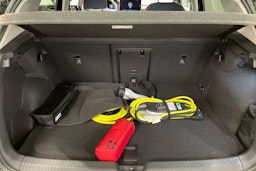 musta Volkswagen Golf 2026 kuva 15.