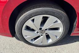 punainen Volkswagen Golf 2026 kuva 10.