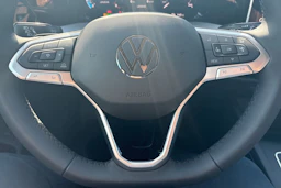 punainen Volkswagen Golf 2026 kuva 15.