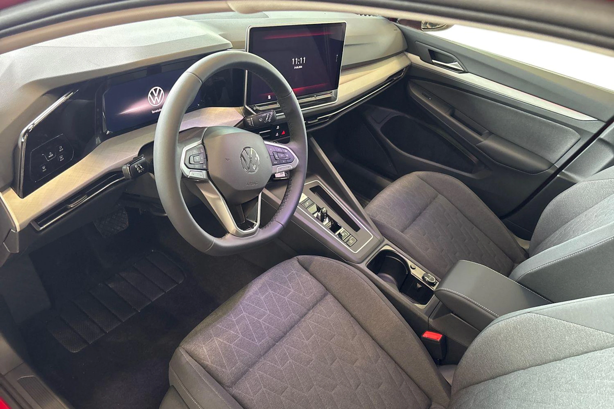 punainen Volkswagen Golf 2026 kuva 6.