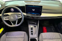 punainen Volkswagen Golf 2026 kuva 7.