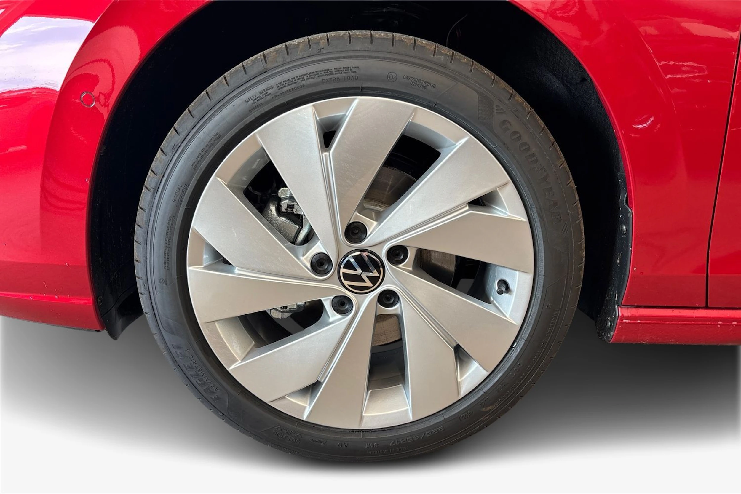 punainen Volkswagen Golf 2026 kuva 9.