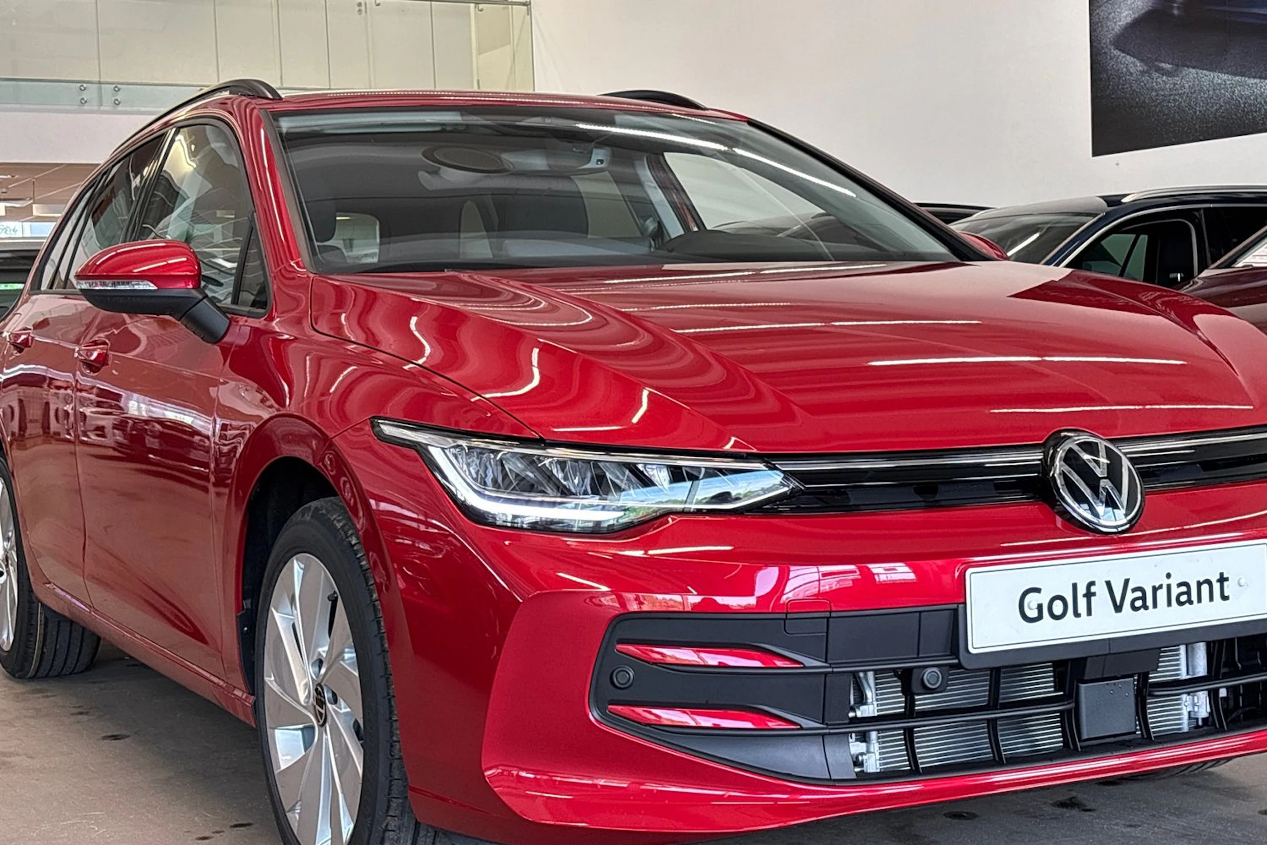 punainen Volkswagen Golf 2026 kuva 14.