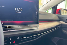 punainen Volkswagen Golf 2026 kuva 39.