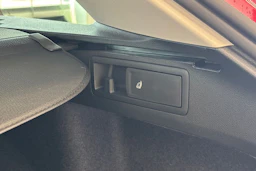 punainen Volkswagen Golf 2026 kuva 41.