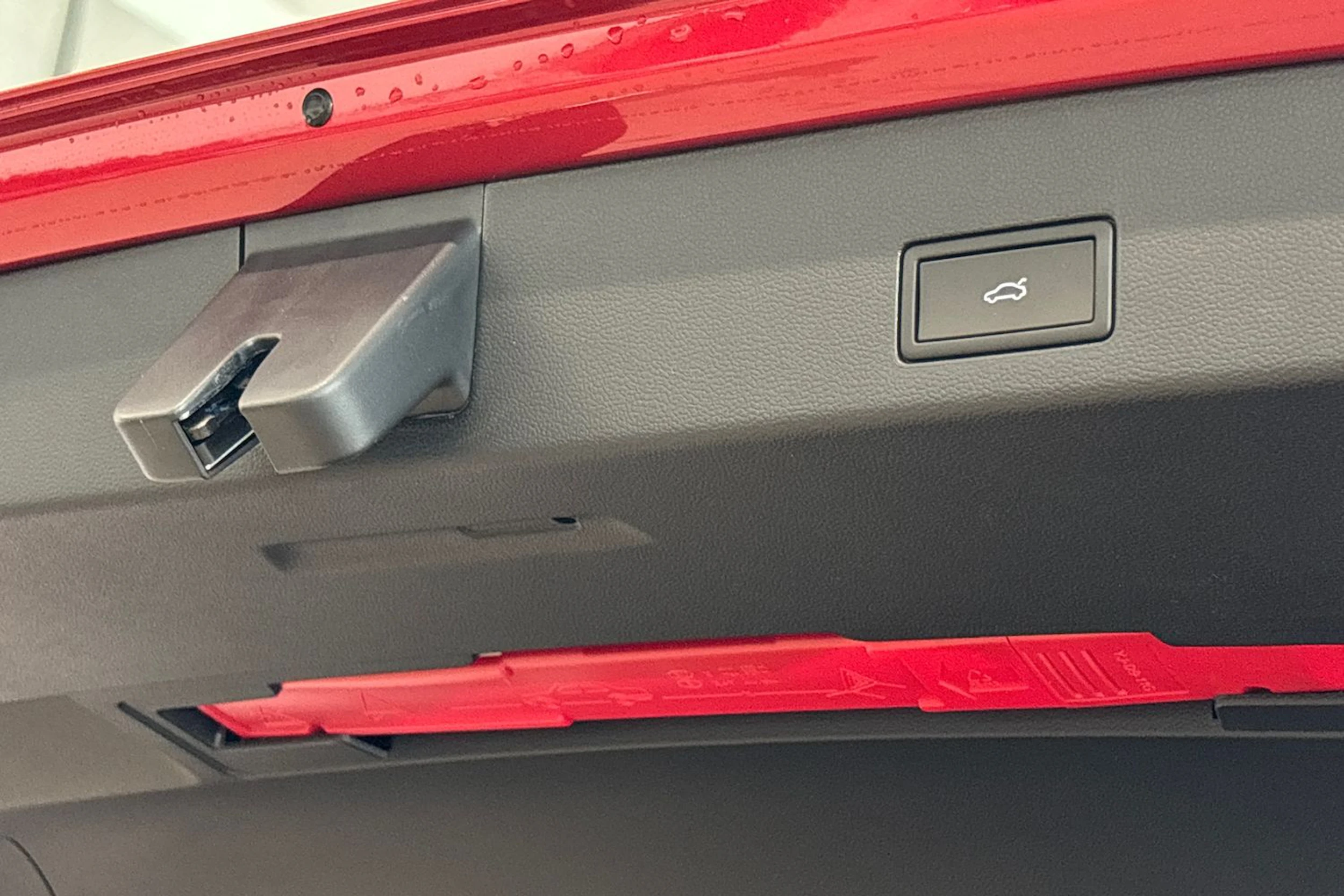punainen Volkswagen Golf 2026 kuva 43.
