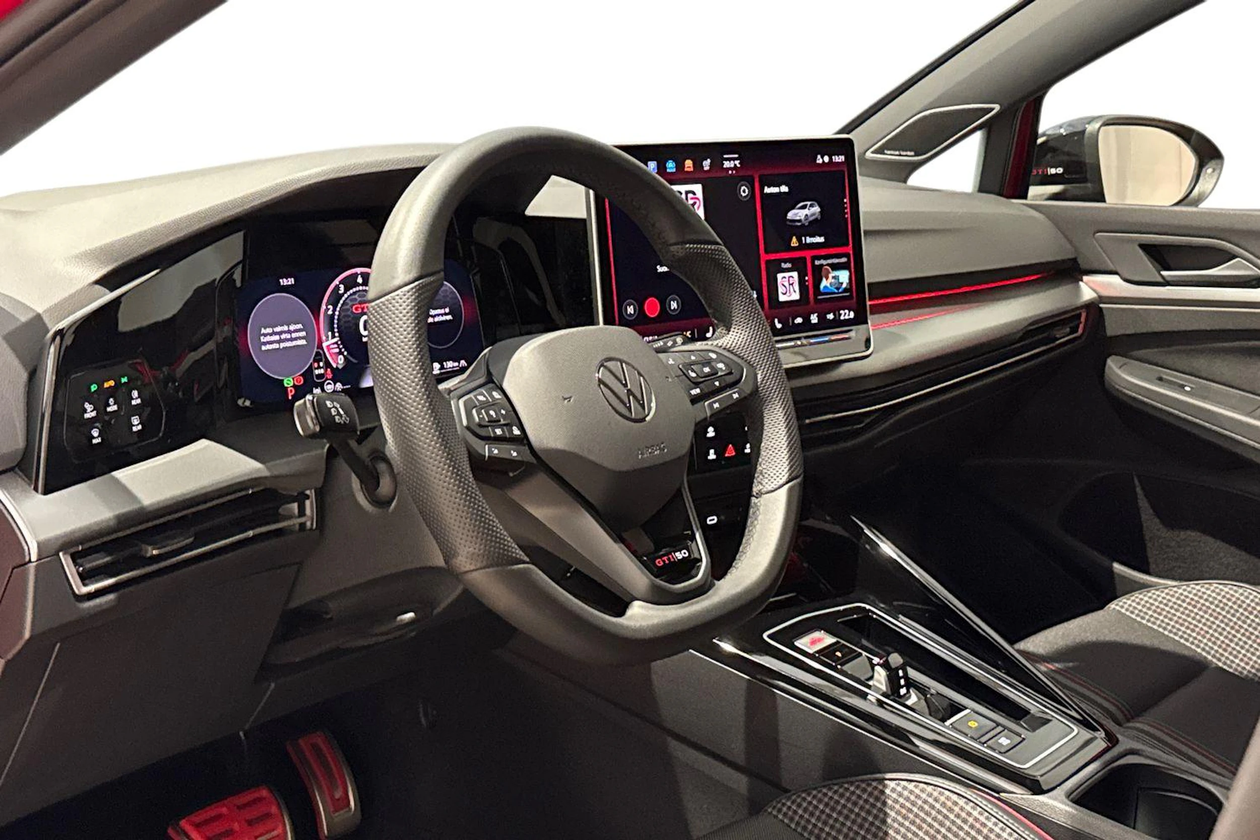 punainen Volkswagen Golf 2026 kuva 6.