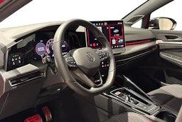 punainen Volkswagen Golf 2026 kuva 6.