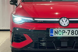 punainen Volkswagen Golf 2026 kuva 10.