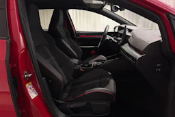 punainen Volkswagen Golf 2026 kuva 14.