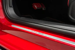 punainen Volkswagen Golf 2026 kuva 17.