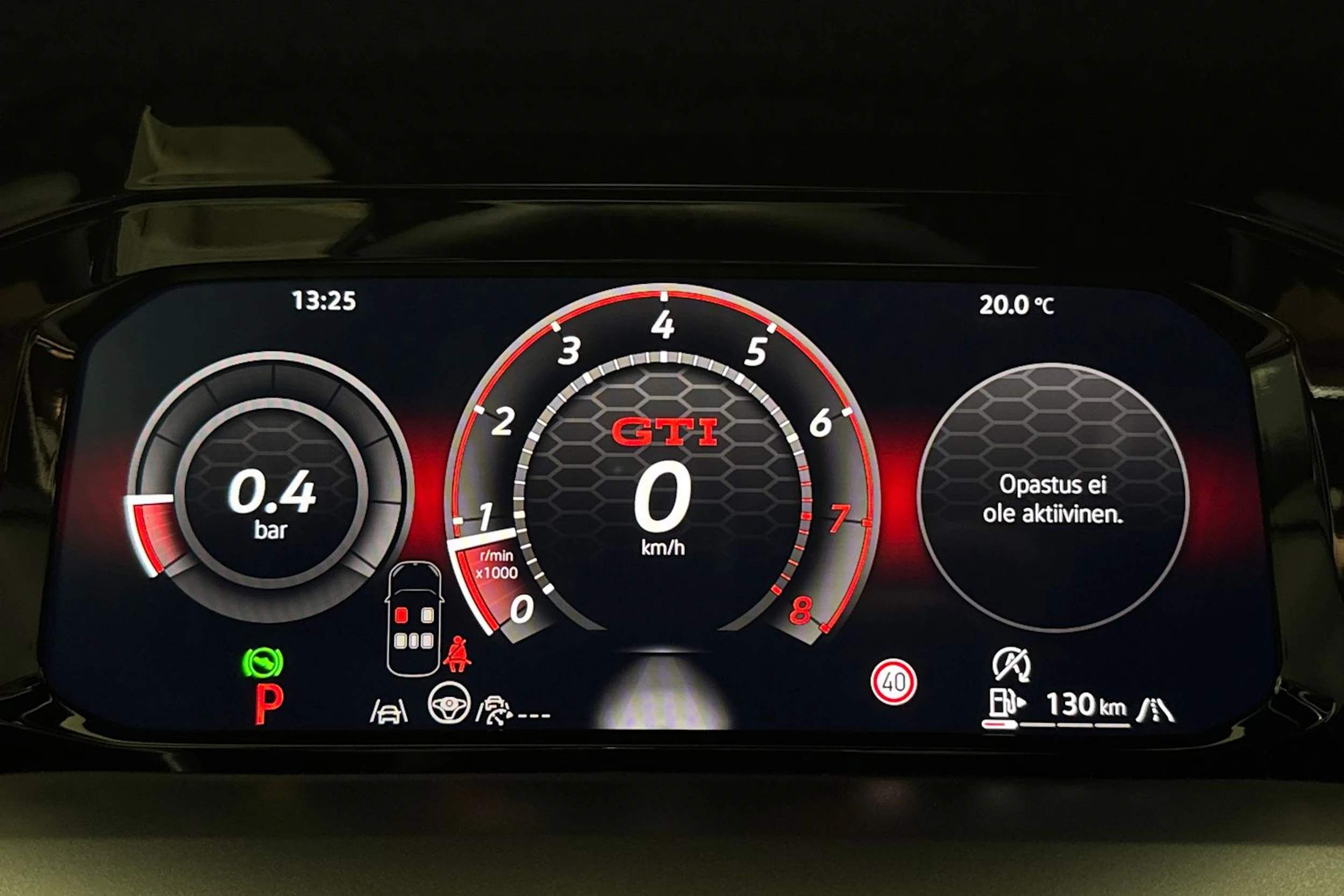 punainen Volkswagen Golf 2026 kuva 19.