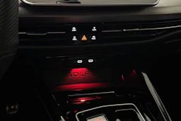 punainen Volkswagen Golf 2026 kuva 28.