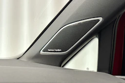 punainen Volkswagen Golf 2026 kuva 30.