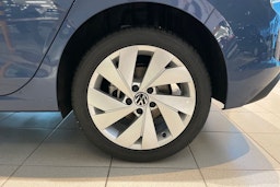 sininen Volkswagen Golf 2026 kuva 10.