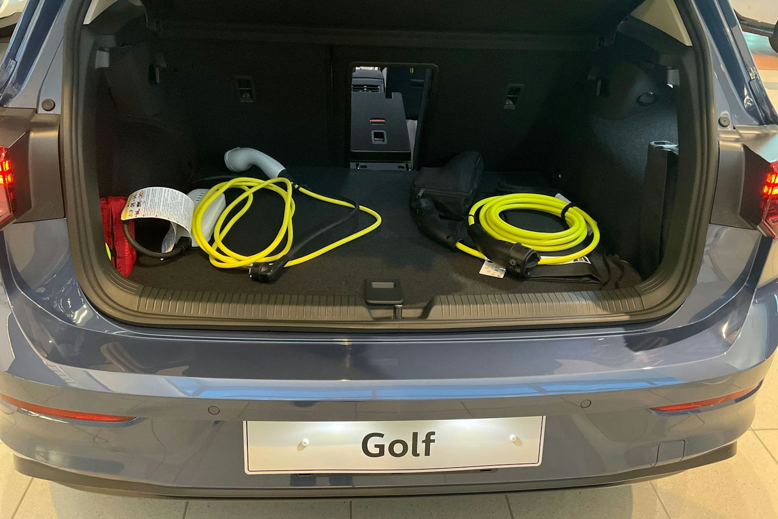 sininen Volkswagen Golf 2026 kuva 11.